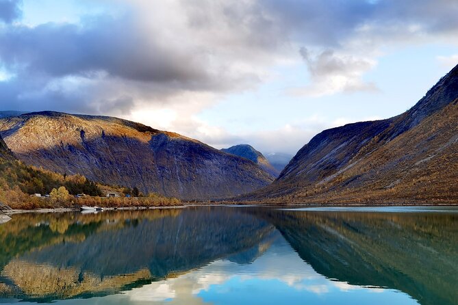 1Day Tour from Bergen to Flåm, Nærøyfjord Cruise & Stegastein - The Nærøyfjord cruise is the day’s centerpiece