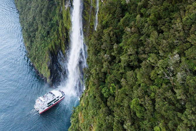 2-Hour Milford Sound Scenic Cruise - Sinbad Gully, Mt. Pembroke, and Mitre Peak