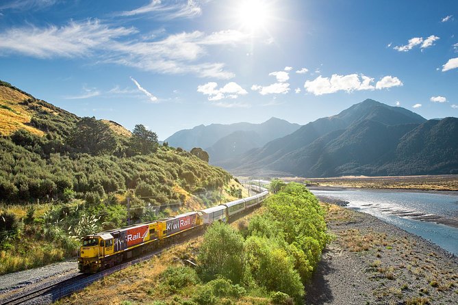 5 Day South Island Circut: Trains, Glaciers and Milford Sound from Christchurch - Day 3: Eight hours from Franz Josef to Queenstown