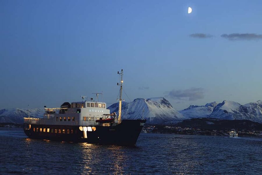 Ålesund: Fjord Tour with Lunch on MS Bruvik - Lunch on the return journey