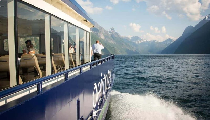 Ålesund: Geirangerfjord Scenic Cruise & Village Visit - Entering Geirangerfjord and the Seven Sisters