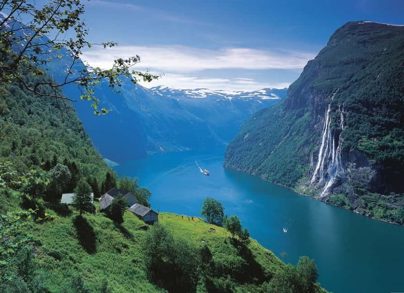 Ålesund: Geirangerfjord Scenic Cruise & Village Visit - Who should book this fjord cruise?