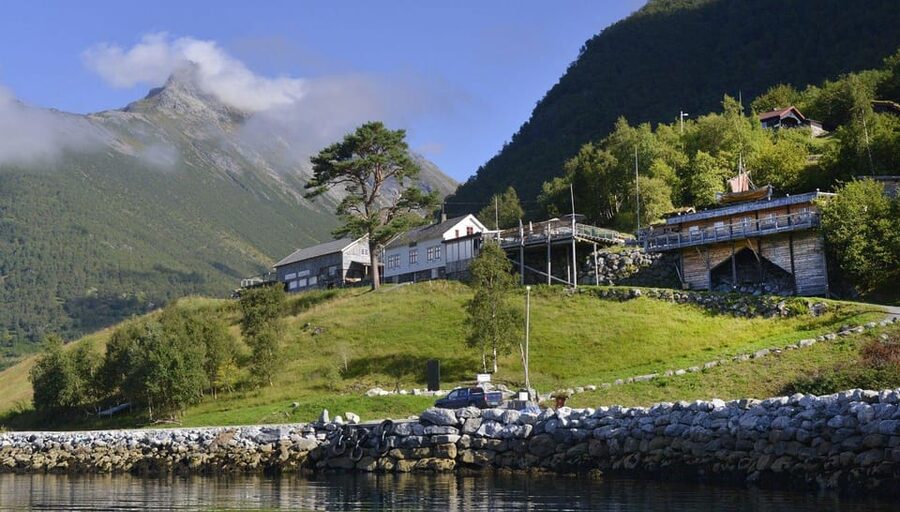 Ålesund-Trandal fjord tour with 3 hours stop at Trandal - Is $93 a fair price?