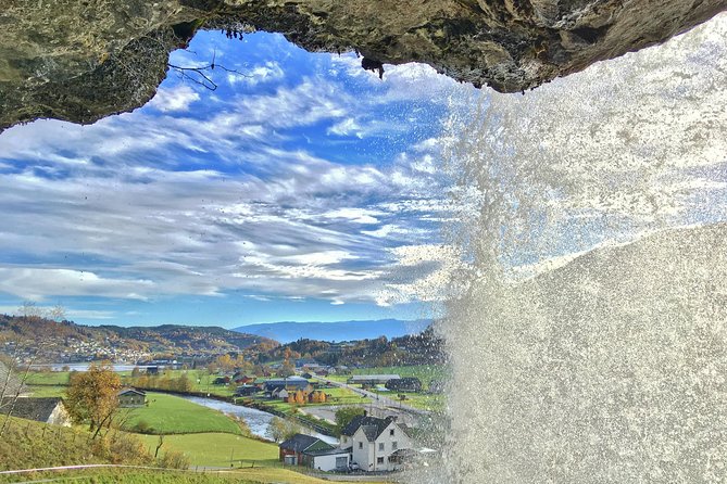 AMAZING HARDANGER FJORD: Private guided round trip from Bergen, 10 hours - Apple pie at Steinstø fruit farm