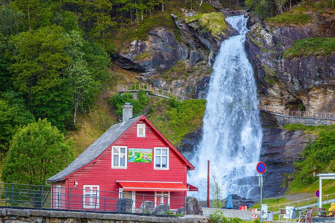 AMAZING HARDANGER FJORD: Private guided round trip from Bergen, 10 hours - Route 7 and the first waterfalls