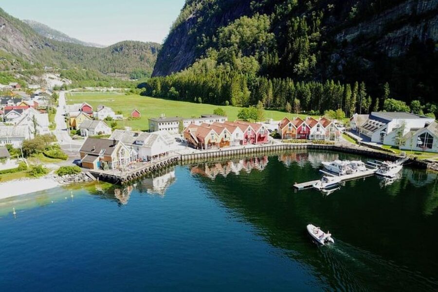 Bergen: Bergen Fjord by Zodiac or Pontoon Boat - Who should book this private fjord outing?