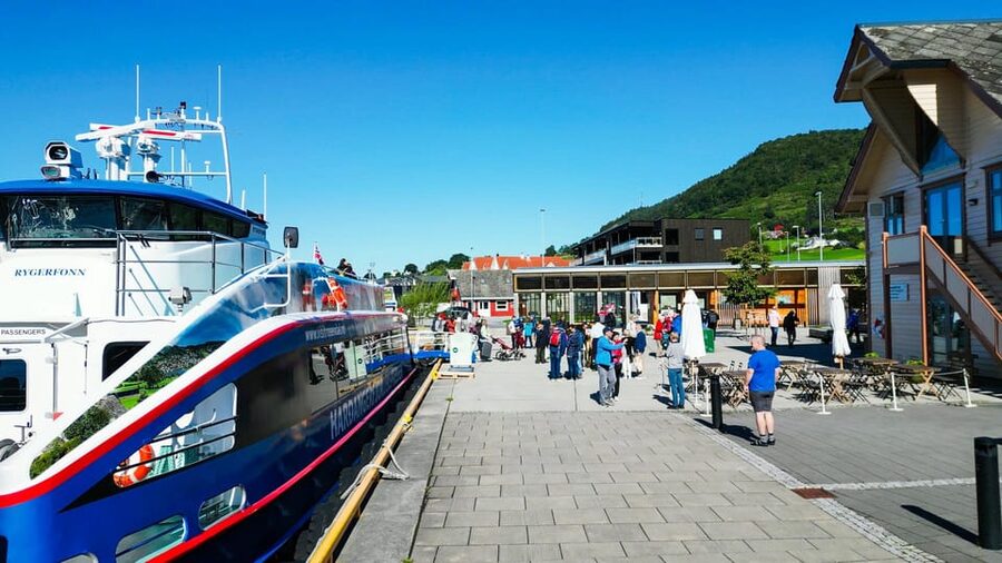 Bergen: Cruise to beautiful Rosendal by the Hardangerfjord - Walking to Hatteberg Waterfall