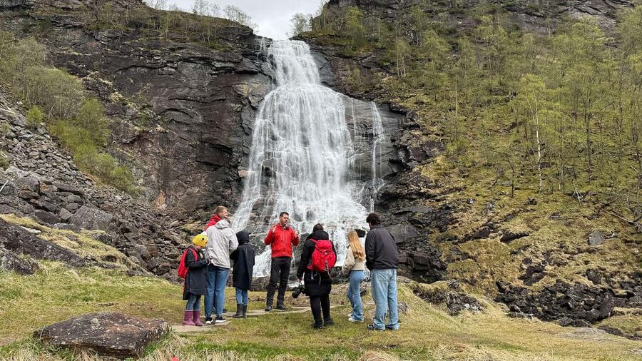 Bergen: Hardangerfjord & Waterfalls Bus Tour with Apple Pie - Norheimsund and the Hardanger Maritime Centre