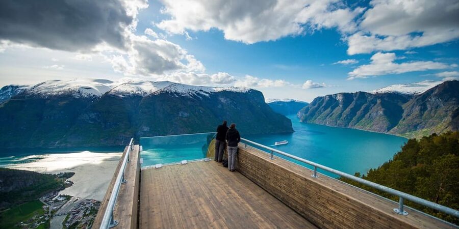 Bergen: Nærøyfjorden, Flåm, and Stegastein Guided Bus Tour - Starting in Bergen at 8:00 am