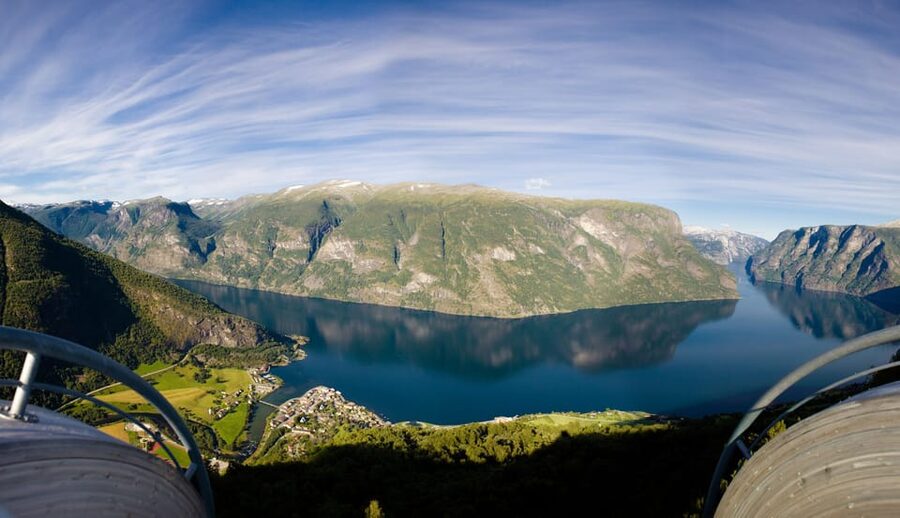 Bergen: Nærøyfjorden, Flåm, and Stegastein Guided Bus Tour - Comfort, group size, and the pace of the route