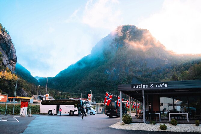 Bergen: UNESCO Fjord Cruise, Flåm & Stegastein - Incl. Lunch - Tvindefossen and the road to Gudvangen