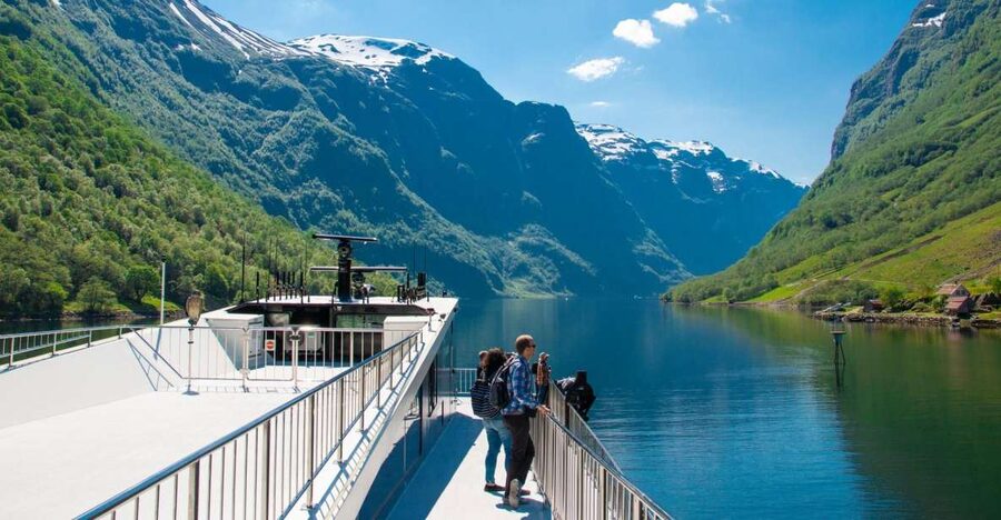 Bergen: Viking Village, Nærøyfjord Cruise & Flåm Railway - Why this route works so well from Bergen