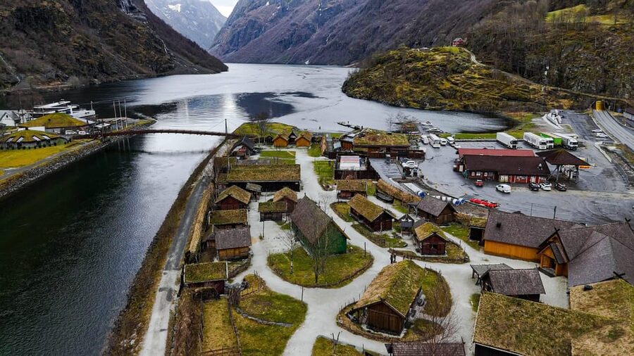 Bergen: Viking Village, Nærøyfjorden Cruise and Flåm Railway - The Flåm Railway to Myrdal