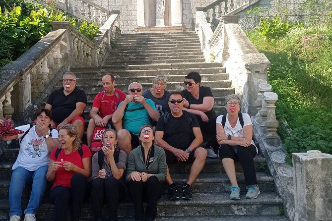 Cycling and hiking short tour through the bay of Kotor - The viewpoint over Perast and two islands