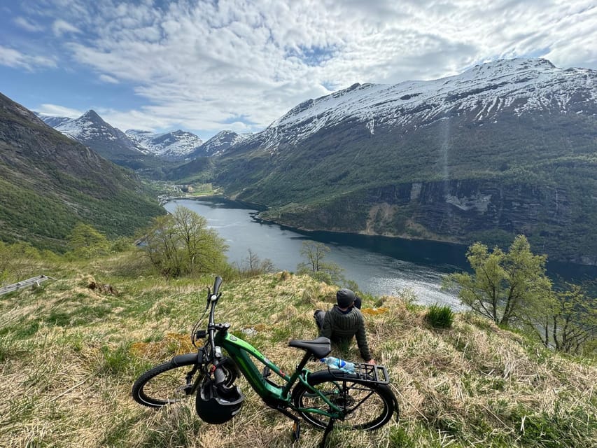 E-bike Tour in Geiranger, Norway - Starting in Geiranger and getting set up