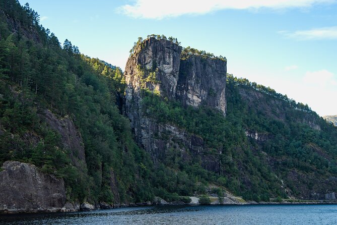 Fjord Cruise from Bergen through Mostraumen - Choosing between the warm cabin and sun deck