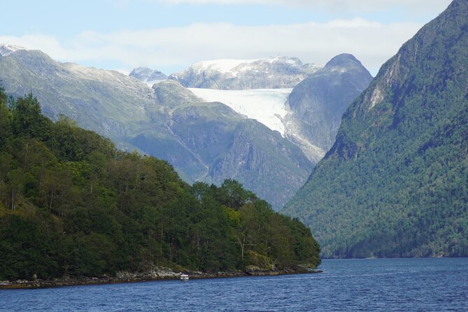 Fjord Cruise to Sognefjord and Bøyabreen Glacier - The return through Fjærland and Balestrand