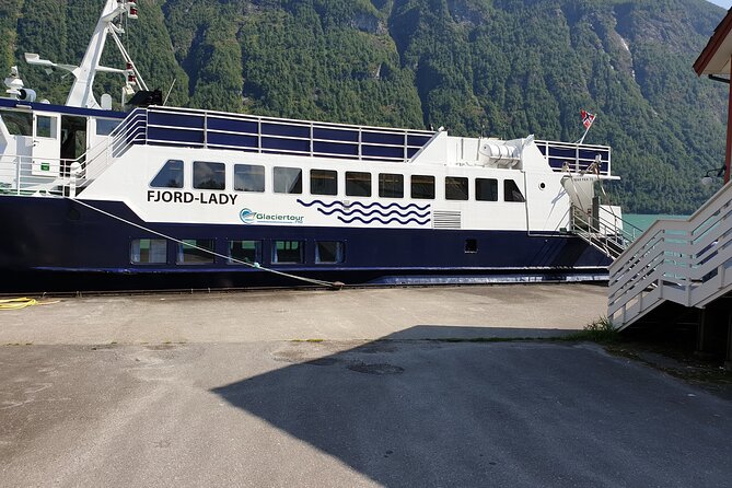 Fjord Cruise to Sognefjord and Bøyabreen Glacier - Who will enjoy this 13-hour day