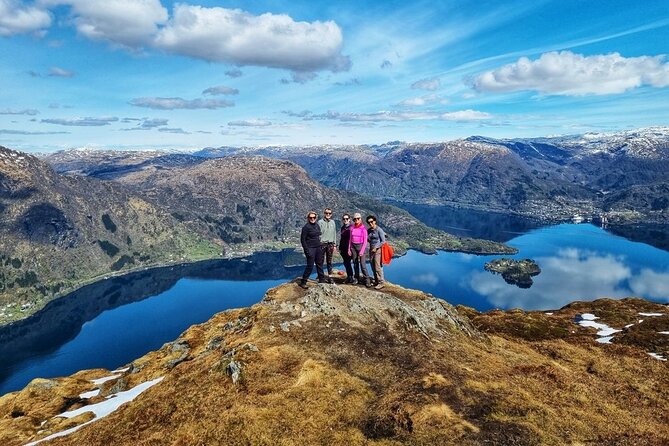 Fjord Hiking - Public tour - Leaving Bergen for the mountains