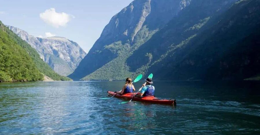 Fjord kayak - Hardangerfjord, Granvin - Should you book the Granvinfjord kayak trip?