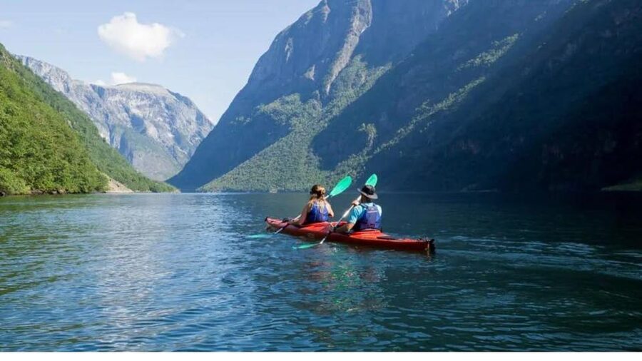 Fjord kayak - Hardangerfjord, Granvin - Why Granvinfjord feels different