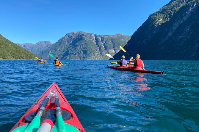 Fjord paddle in Hellesylt - Half Day Kayaking Tour - Hellesylt or Geiranger for kayaking?