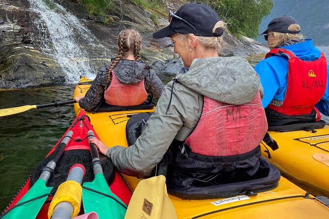 Fjord paddle in Hellesylt - Half Day Kayaking Tour - Three hours among Hellesylt’s fjord views