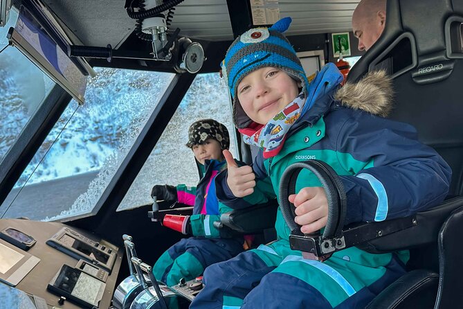 Fjord Safari in the Altafjord - The value of the heated cabin and hot drinks