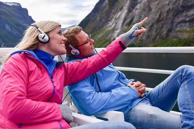 Fjordcruise Ålesund Geirangerfjord T/R - The long ride into Geirangerfjord