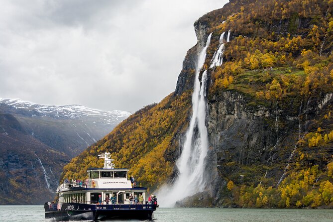 Fjordcruise Ålesund Geirangerfjord T/R - How to make the day work well