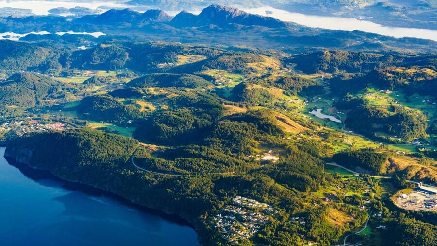 Fjords are best seen from above! - What your pilot adds to the flight