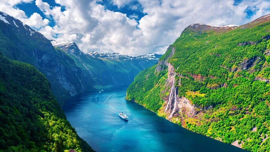 Fjords are best seen from above! - Wildlife, waterfalls, and the best photo moments