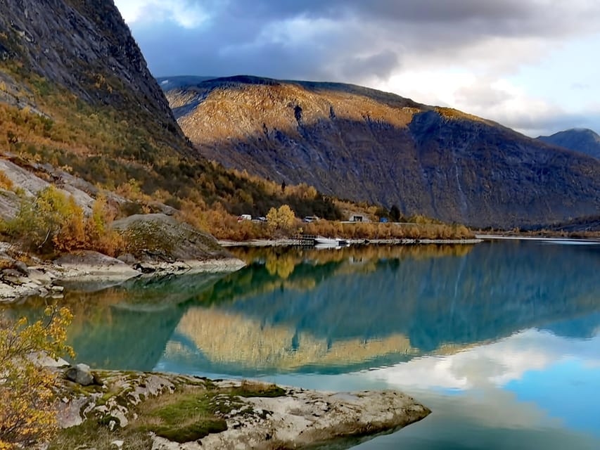 Flåm Flexible Tour with Stegastein, cruise and train include - Why this route works from Bergen