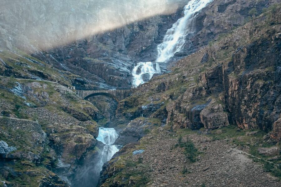 From Ålesund: Trollstigen Sightseeing Village & Fjord Tour - Why this six-hour route works