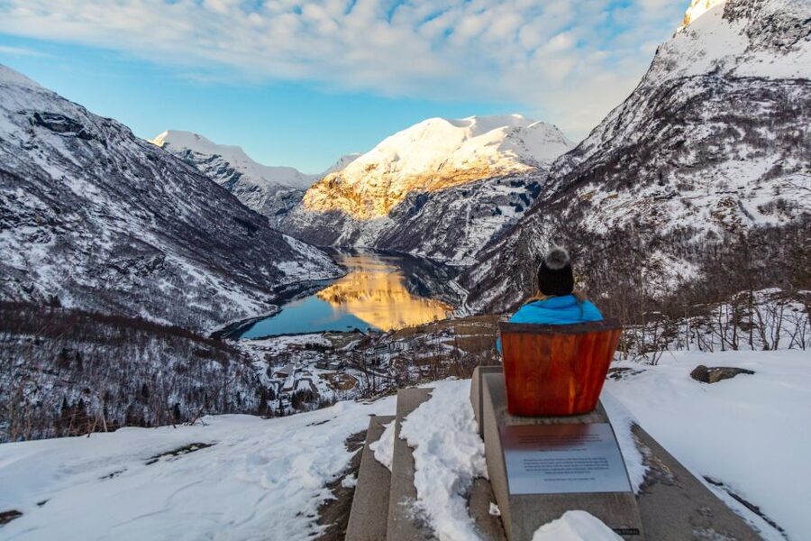 From Ålesund: Winter Fjord Cruise to Geirangerfjord - Key points at a glance