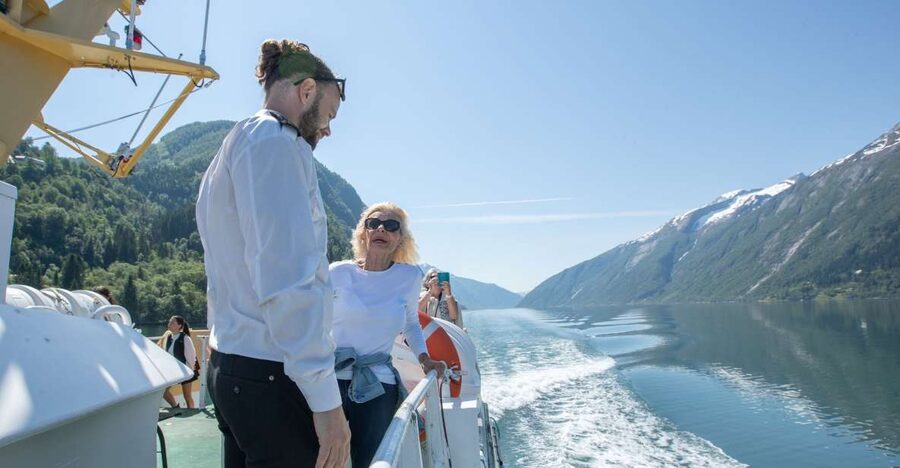 From Balestrand: Guided Fjord & Glacier Tour to Fjærland - Who will get the most from this tour