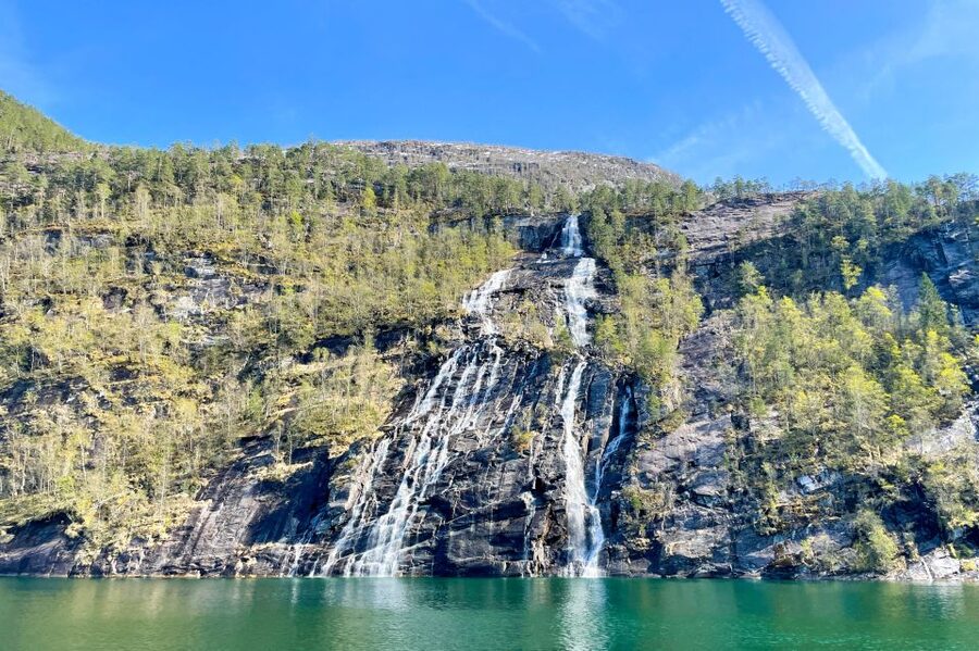 From Bergen: Modalen Private Fjord Cruise with Waterfalls - A quiet hour in the village of Mo