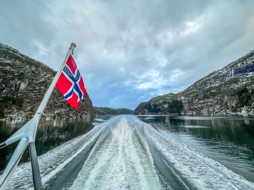 From Bergen: The Original Fjord Cruise to Mostraumen - Leaving Bergen beside Bryggen