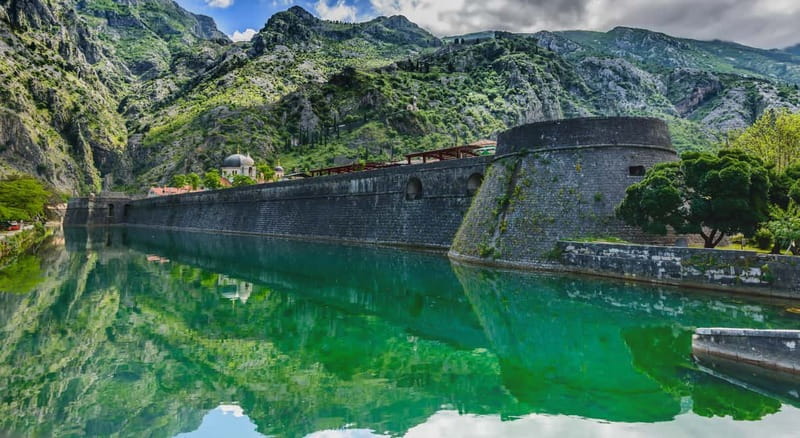 From Dubrovnik: Montenegro Day Trip with Cruise in Kotor Bay - The early pickup and crossing into Montenegro