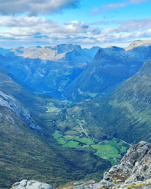 From Geiranger: Dalsnibba & Eagle Road Private Tour & Picnic - Dalsnibba Skywalk and the café stop