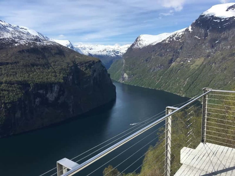 From Hellesylt: Geiranger Highlights Tour with Photo Stops - Geiranger Town in a Thirty-Minute Window