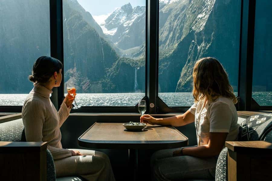 From Queenstown: Milford Sound Business Class with Cruise - Key points to know before booking