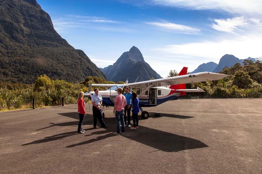 From Queenstown: Milford Sound Day Trip with Cruise & Flight - Why the cruise is worth two hours