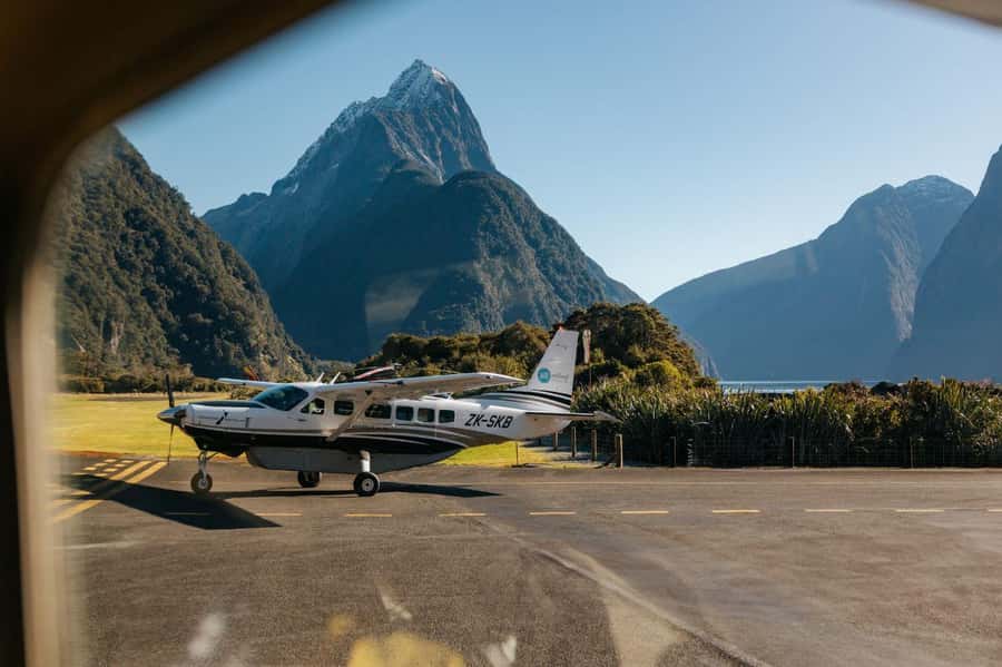 From Queenstown: Milford Sound Flight and Nature Cruise - The 1-hour-45-minute small-boat cruise