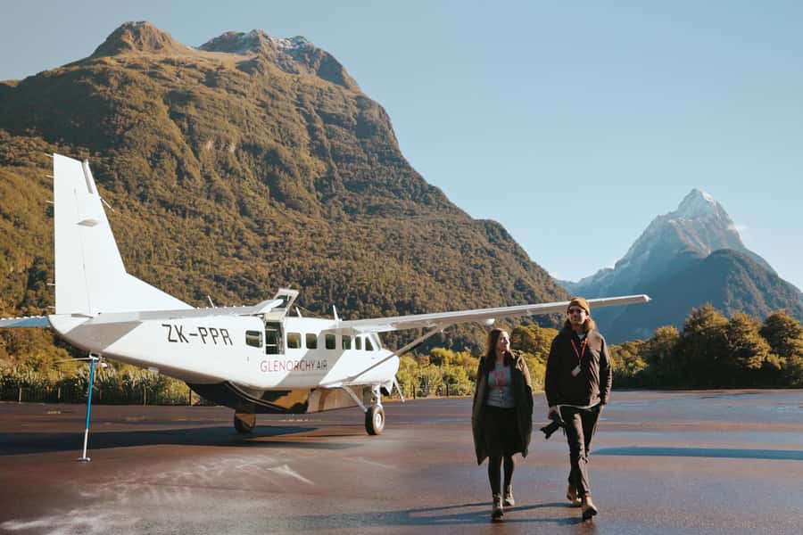 From Queenstown: Milford Sound Scenic Flight & Nature Tour - Glaciers, ice fields, and Mt. Tutoko