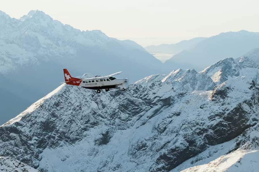 From Queenstown: Milford Sound Scenic Flight & Nature Tour - Queenstown to the Dart-Rees Valley