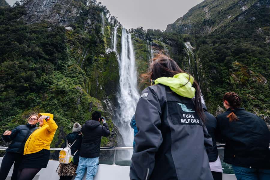 From Te Anau: Milford Sound Coach Tour and Cruise - Why staying in Te Anau helps