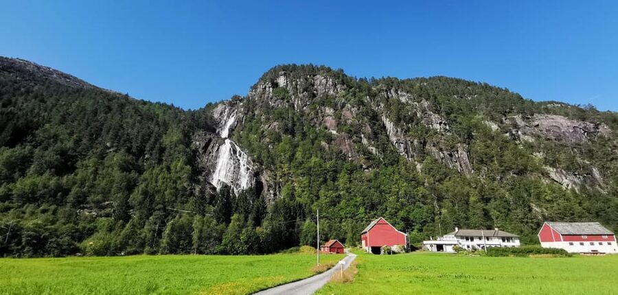 Full day private tour to Flåm - Gudvangen and the route into the fjord