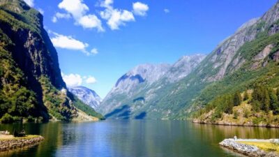 Full day private tour to Flåm