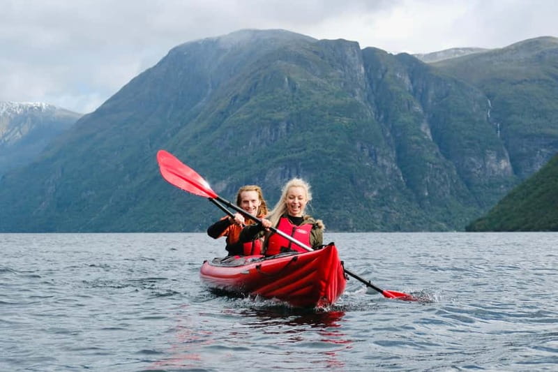 Geiranger: Beginner-Friendly Fjord Kayaking - Cliffs, Waterfalls, and Water-Level Views